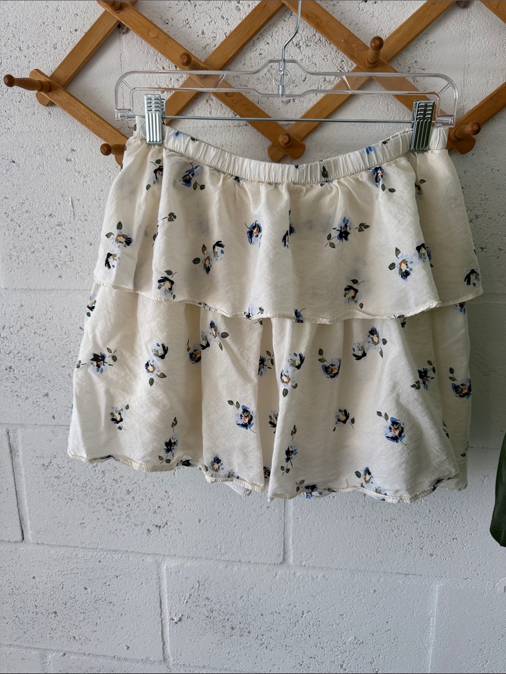 Universal Thread Cream Tiered Skirt with Blue Floral Print - Picture 6 of 7